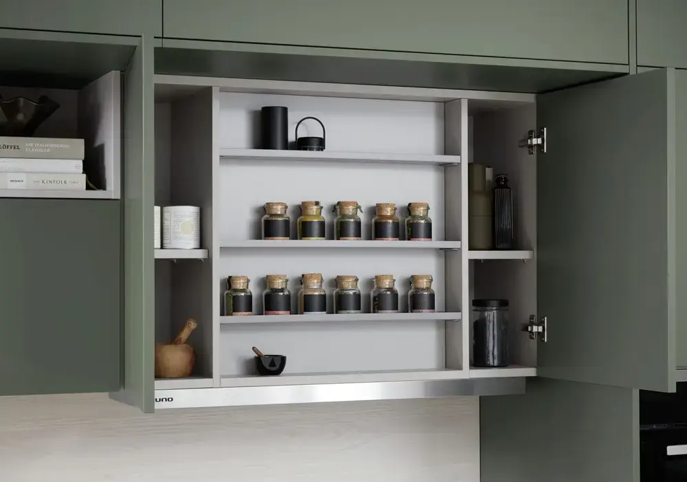 Contur Kuechenzeile modern Gruen matt